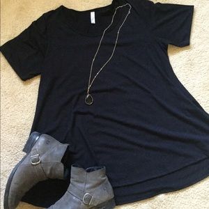 🦄 Lularoe black perfect t 2x 2xl tee shirt